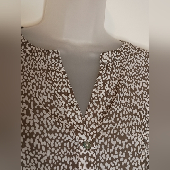2/$30 CHICO'S Mobwife Lightweight Brown and White Patterned Blouse(#1,007) - Picture 6 of 9